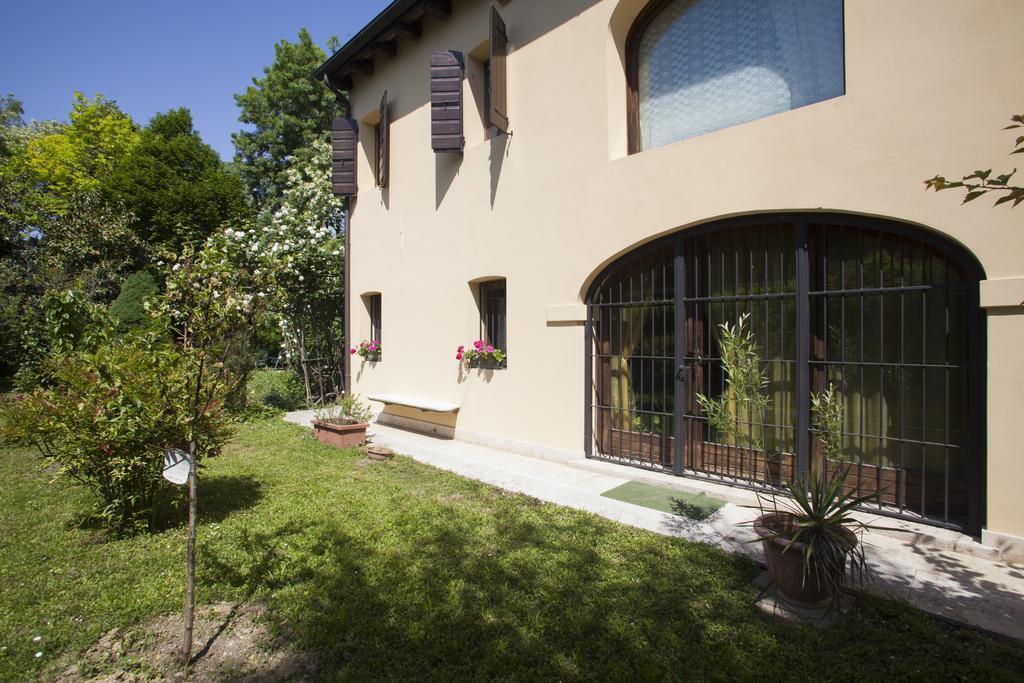 La Villa Delle Rose Near Venice Trebaseleghe Номер фото